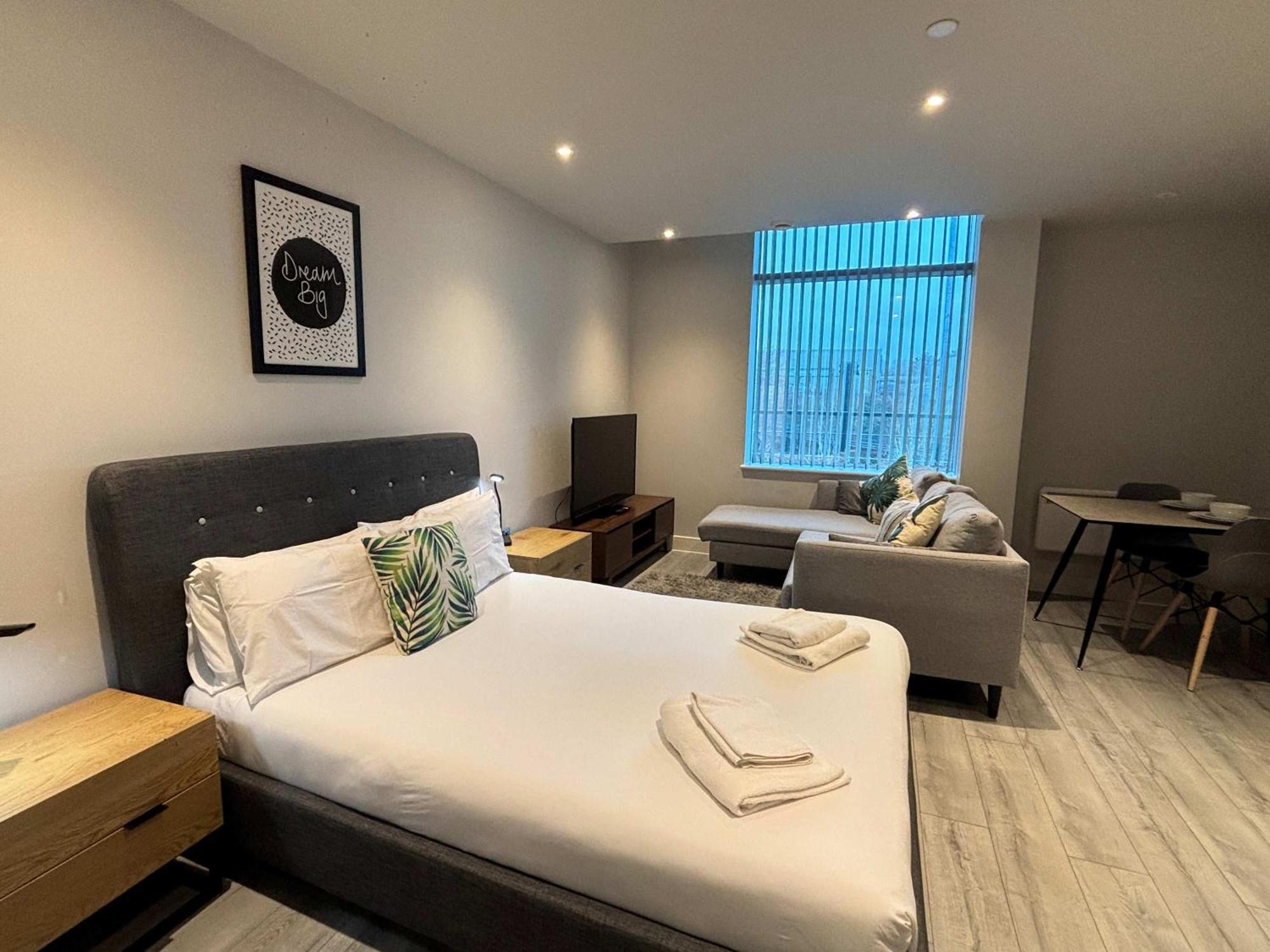 Modern Studio In Bracknell With Free Parking Exterior foto